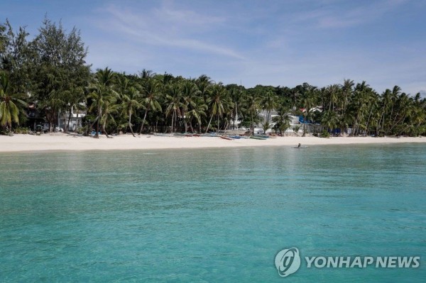 フィリピン ボラカイ島のビーチで立ちションをした韓国人を逮捕 楽しい南トンスランド