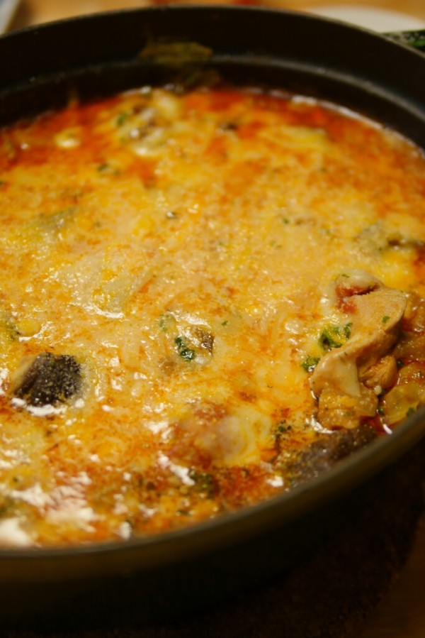 安定の美味しさ 家族に評判のいい チーズたっぷり鶏のトマト煮 週末は オンライン料理教室２本立て ビストロパパ パパ料理のススメ