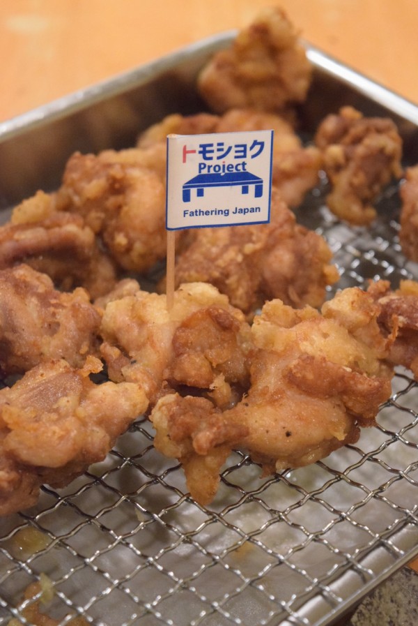 2度揚げ唐揚げで 晩トモショク 弁当のオカズになるので喜ばれる パパの料理塾 7期生1回目 7月10日 水 開講 参加特典は 京都祇園原了郭の黒七味 ビストロパパ パパ料理のススメ