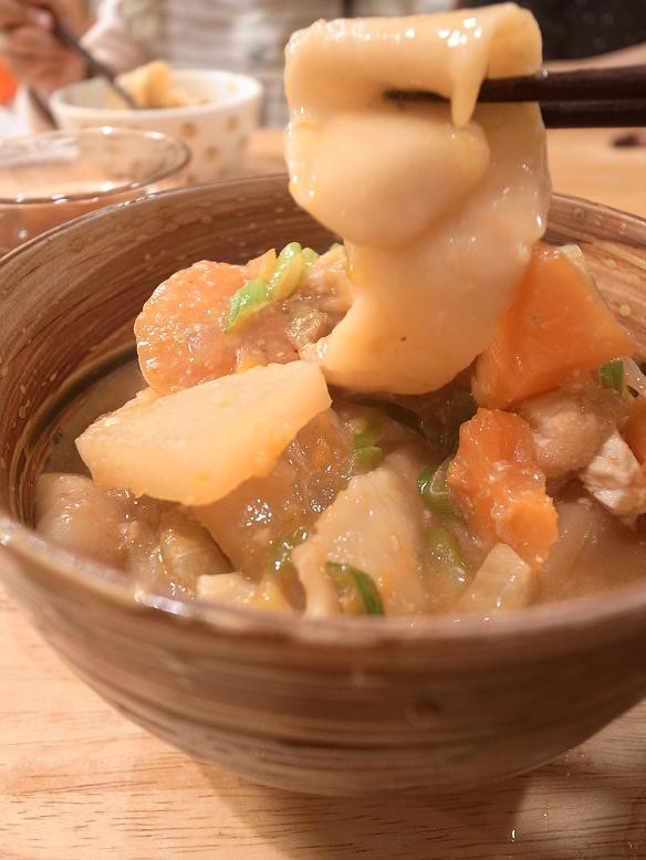 郷土料理をおうちで 小麦粉を練ってみんなで作るだご汁 だんご汁 ビストロパパ パパ料理のススメ