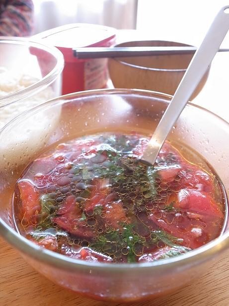 今年の夏はこれ 大葉入りトマトだれで食べるソーメン 読売新聞 オヤジの味 ってありますか コメント掲載 ビストロパパ パパ料理のススメ