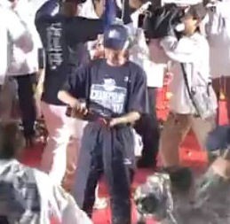 11中日ビールかけの坂井wwwwwwww ジョイナス速報 11中日ビールかけの坂井wwwwwwww ジョイナス速報