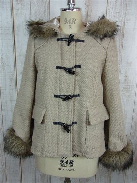 Dazzlin ダズリン ファー付きダッフルコート ｍ アウトレット 通販 古着 Cancam Vivi Oggi Sweet 美的 Anan Soup フィガロジャポン の可愛い服