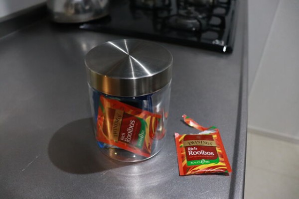 やっぱりルイボスティーまずい と写真の練習 別にいーじゃん