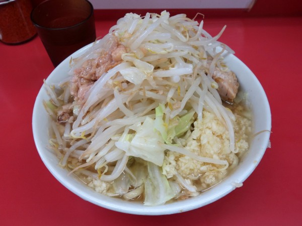 ラーメン二郎 小岩店 絶品 ラーメン 700円 野菜 脂 にんにく 小岩駅 B級グルメとラーメン二郎の食べある記