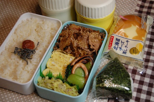 豚焼き肉弁当とおかゆ弁当 双子くん弁当