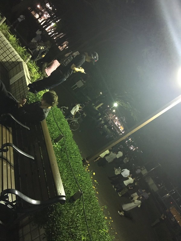 ポケモンgo 深夜 日本各地の公園がガチ勢トレーナーでお祭り騒ぎにｗｗｗ アニメちょいまとめ