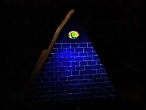 ピラミッド アイ タブレット 究極 怖い話 ｄ情報