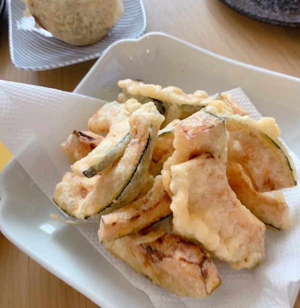 届いたらレポ♪】東屋。木瓜角皿。正角!やっぱり好きよ~サイズ 届いたらレポ♪】東屋。木瓜角皿。正角!やっぱり好きよ~サイズ