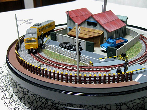 盆ジオ1号…小さな工場があるNゲージミニレイアウト : 片腕な模型鉄の日々