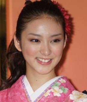 武井咲はショートヘアも似合う ウィッグでショートヘア体験 画像有り 爽くんのお昼寝ニュース