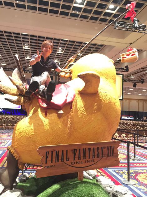 Ff14 北米ファンフェス会場にでぶチョコボが登場 吉田pもワイルドな乗り方で記念撮影 他会場の様子まとめ 馬鳥速報