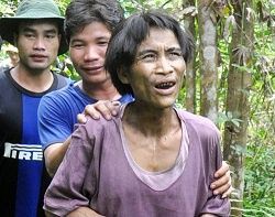 ベトナム クアンガイ省でベトナム戦争中から密林生活40年の父子が保護された 俺は 横井庄一 小野田寛郎の日本に帰還した時を思い出した 動画あり 世界平和を 皆で歌いたい
