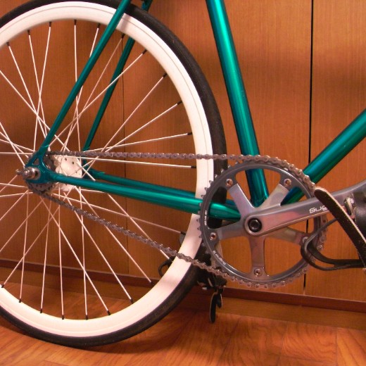 SHIMANO アーモンドチェーン新品ピスト BMX オーバルチェーンの