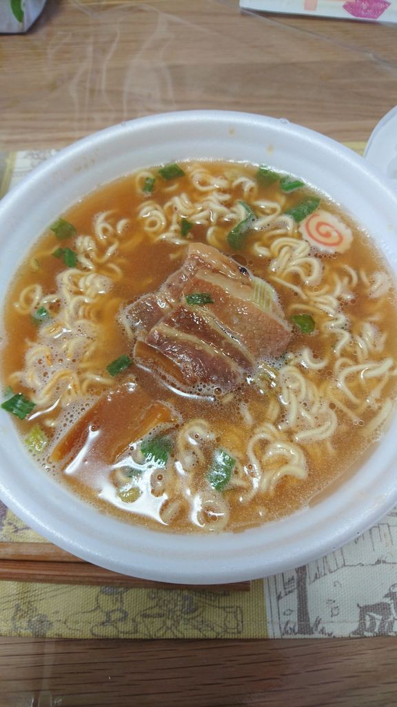 徳島製粉の気合いの入った300円台カップ麺「金ちゃん焼豚ラーメン」 : 500円未満のブログ