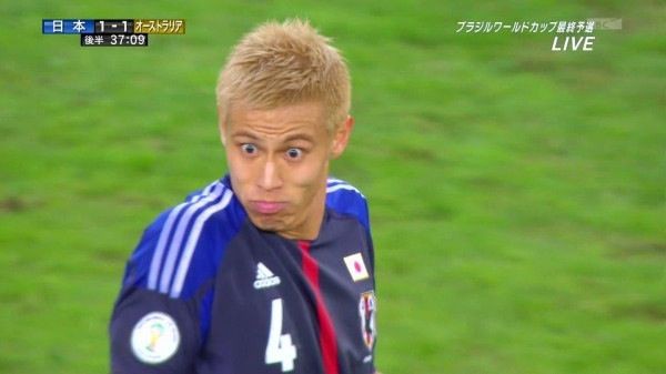 サッカー日本代表の絶対的皇帝 本田 の顔芸が面白すぎると話題に らばスポ ネットログの るつぼ 仮
