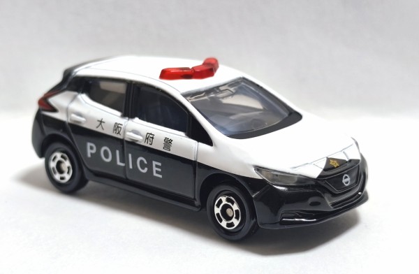 入手難易度が高いのが惜しい！【トミカ紹介】日産 リーフ 大阪府警察