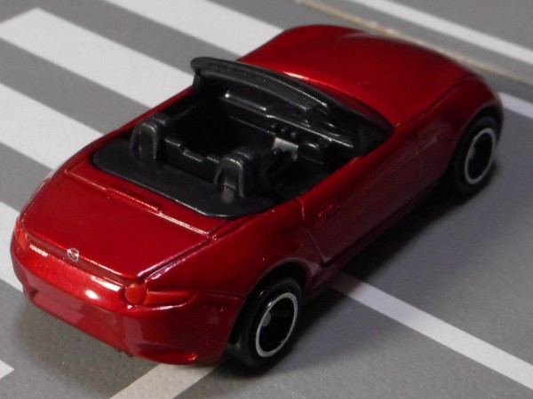 トミカ マツダ ロードスター 2016年モデル トミカ 2016年2月の新車 NO.26 マツダ ロードスター レビュー