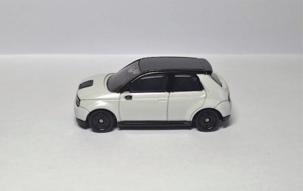 トミカ E トミカ2021年8月の新車 No.60 Honda e レビュー : トミカ研究隊