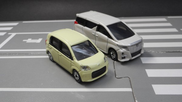 ☆商談中☆ 4715 カスタム用等分解トミカ 2012年 トヨタポルテ 1