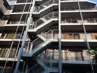 屋外階段を学ぶシリーズ 鉄骨階段編 その１ Ura410 ウラシドウ 物語