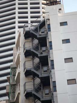 屋外階段を学ぶシリーズ 鉄骨階段編 その３ Ura410 ウラシドウ 物語