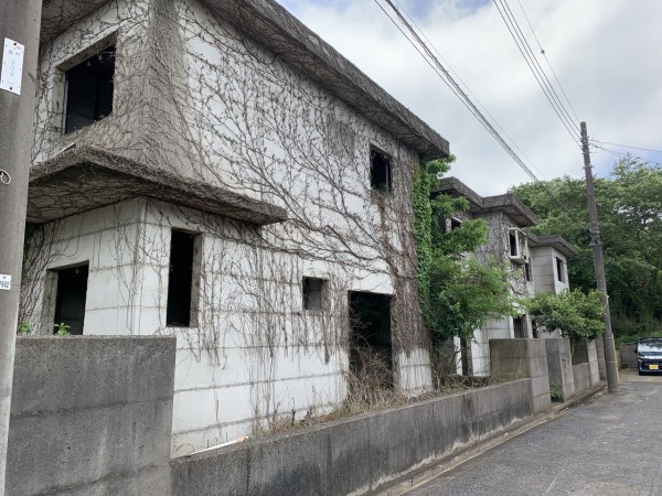 千葉県山武市、バブル期の宅地乱開発と未成住宅 : 散歩と旅ときどき温泉 千葉県山武市、バブル期の宅地乱開発と未成住宅 : 散歩と旅ときどき温泉