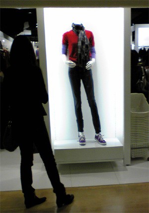 実験的な店舗を展開するユニクロ ドッと混む 売場づくりの知恵広場