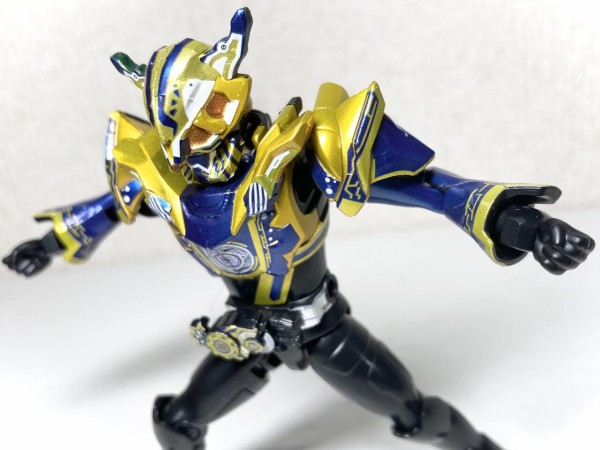 装動】仮面ライダーガッチャード →3← &装動ギーツ プレミアム