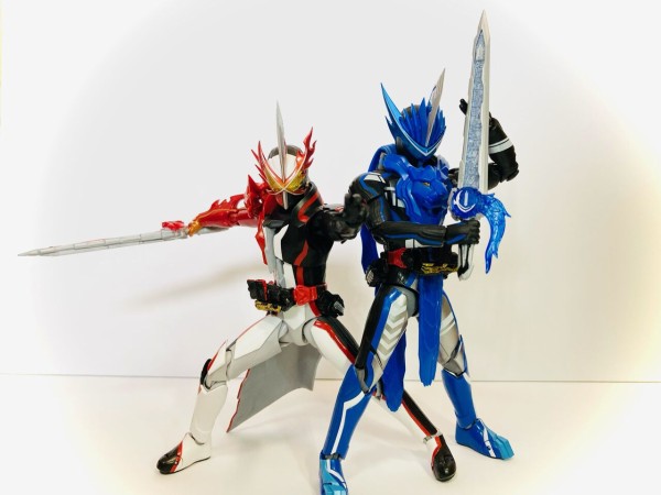 S.H.Figuarts 仮面ライダークロスセイバー + 聖剣10本セット レビュー