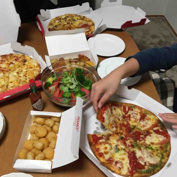 ５６８円 冷蔵庫整理の献立 初めての宅配ピザ うさぎ食堂へようこそ Powered By ライブドアブログ