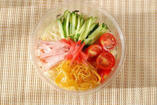 冷やし中華とイナリ弁当 夏休みの子供弁当16日目 うさぎ食堂へようこそ Powered By ライブドアブログ