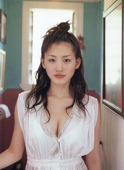 綾瀬はるか セクシー系グラビア Fpギタリストの日帰り旅行日記