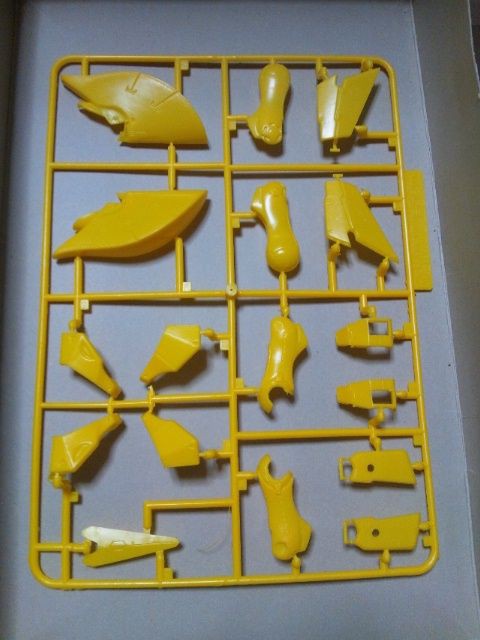 絶版品 wave 1/100 インジェクションキット　ナイト・オブ・ゴールド IMS 1/100 scale ザ・ナイト・オブ・ゴールド | ボークス F.S.S.