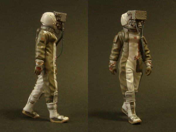 宇宙飛行士ドール シルバー 1:20 シュトラール女性宇宙飛行士 01 STRAHL FEMALE ASTRONAUTIN