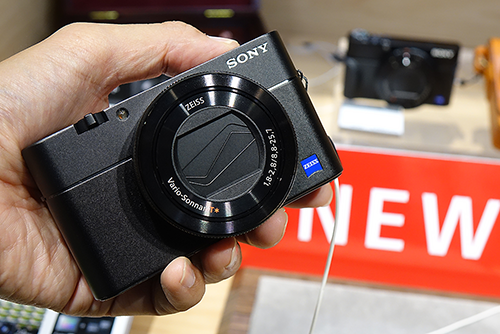 もうコンデジ選びに迷わなくていい！モンスターコンデジ「RX100V」ストアレビュー！(DSC-RX100M5) : ソニーで遊ぼう！