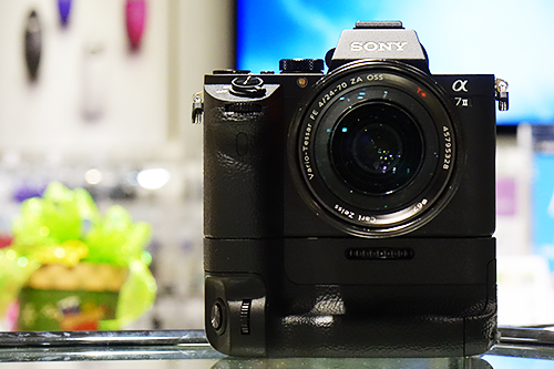 今回はかなり使える!「α7 II」専用 縦位置グリップ「VG-C2EM 今回はかなり使える!「α7 II」専用 縦位置グリップ「VG-C2EM