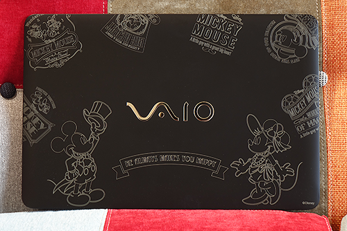 VAIO×Disneyキャラクターデザインモデルの刻印サンプルを展示中です