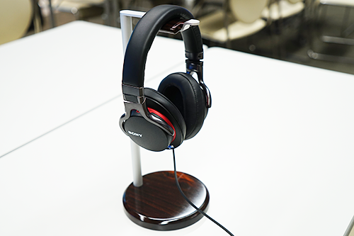 ソニーストア限定 DST-HP2AL ヘッドホンスタンド Deff 希少品 ソニーストア限定 DST-HP2AL ヘッドホンスタンド Deff 希少品