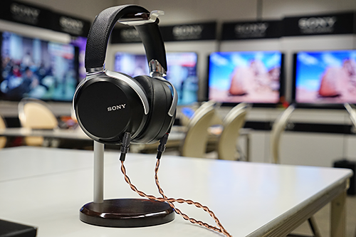 ソニーストア限定 DST-HP2AL ヘッドホンスタンド Deff 希少品 ソニーストア限定 DST-HP2AL ヘッドホンスタンド Deff 希少品