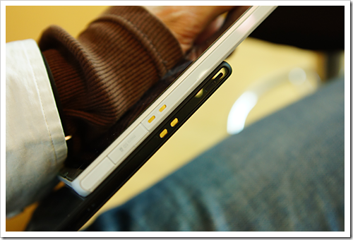 Xperia Z」のクレードルで「Xperia Tablet Z」の充電ができるように