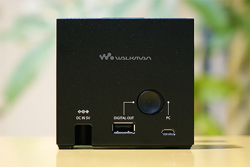 SRS-X9」「UDA-1」におすすめな、ハイレゾWALKMAN専用クレードル