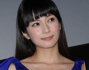 前田敦子の髪型は不評 オンザ眉毛はブサイクだから止めるべき ときめき幻想曲