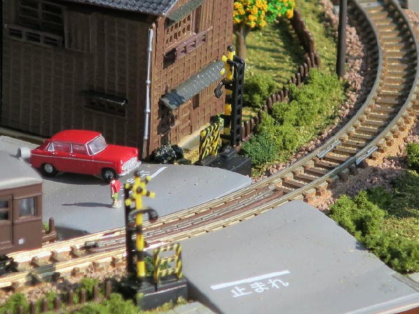 踏切のある商店街（東急沿線風） - DIORAMA DESIGN