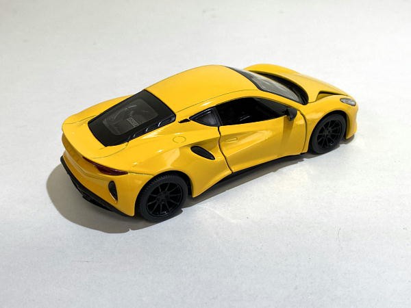 ロータス エミーラ 1:34 Lotus Emira Kinsmart : ビークロス好きの変な