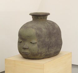圧倒的に訴えかける子どもたち 奈良美智個展 : verita