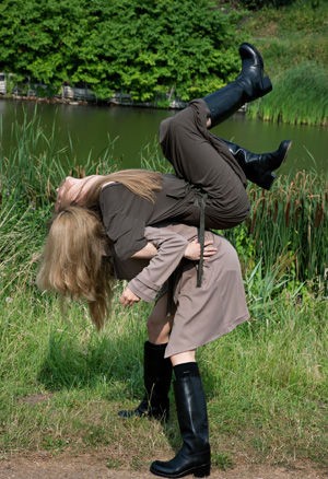 詩的でワイルドな女性たちへ A.F.VANDEVORST : verita