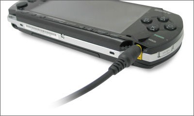 レトロフリークはPSPの充電器で動く（USB給電からも可能） : 魔王の