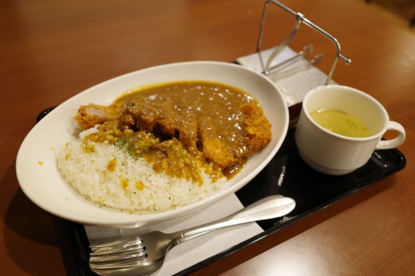 フェリーターミナルの供食事情 Sea Road