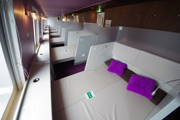 シルバーティアラ Sea Road